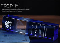 Uso grande de las competencias de la taza cristalina azul del trofeo K9 con el logotipo del grabado del laser 3D