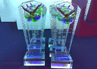 Premios modificados para requisitos particulares parte alta del trofeo del cristal con el esmalte coloreado Eagle
