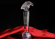 Diseño especializado de la cabeza de Eagle del trofeo del cristal para el empleado del negocio