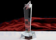 El diseño simple grabó el trofeo de cristal, taza de cristal del trofeo de los campeones del equipo