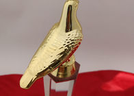Tamaños cristalinos de la taza tres del trofeo del logotipo de encargo opcionales con la paloma de la resina
