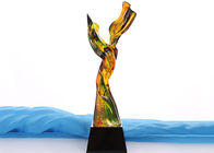 Trofeos de encargo coloreados torcidos modernos del premio del esmalte para los trabajadores del VIP