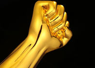 Oro de la taza del trofeo de la resina de la forma del puño electrochapado para el personal/los empleados excepcionales