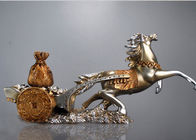 La decoración clásica de la resina hace estilo característico del caballo a mano y del tesoro del chino