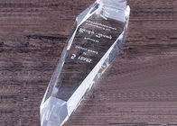 La taza cristalina de cristal del trofeo concede tamaño modificado para requisitos particulares taza con el logotipo del chorreo de arena