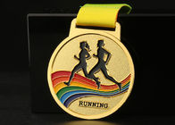 Medallas corrientes de los deportes de la raza del maratón y material colorido de la aleación del cinc de las cintas