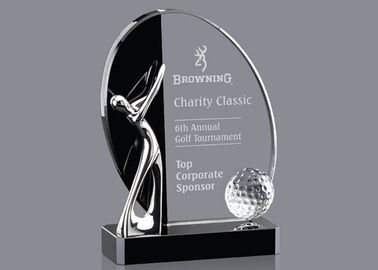 Taza de encargo del trofeo del golf del logotipo con las figuras del golf del metal y la pelota de golf cristalina