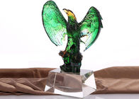 Recuerdos de cristal de los ganadores de Liuli del chino del jade con Eagles esmaltado en el top