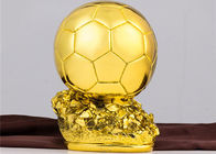 Uso material de la competencia de Sporsts del fútbol del premio del fútbol de la resina de encargo de los trofeos