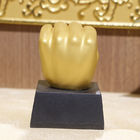 Decoración de oro de la oficina de la taza del trofeo de la resina del puño los 9cm del premio del combate de boxeo